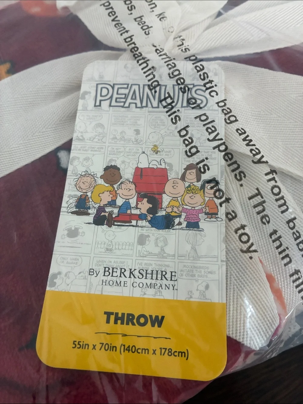 NWT-BERKSHIRE- Peanuts- Snoopy- Red Fall Mushroom VelvetSoft Blanket 55x70